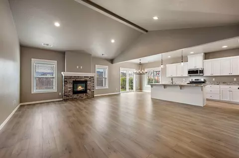 353 Cheney Loop, Central Point, OR 97502 photo 12