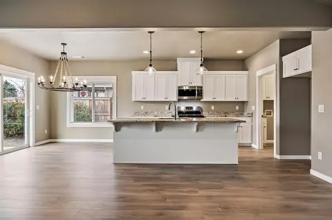 353 Cheney Loop, Central Point, OR 97502 photo 15