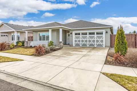 353 Cheney Loop, Central Point, OR 97502 photo 2