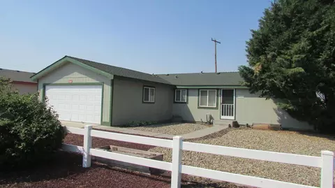 4762 Sayler St, Klamath Falls, OR 97603