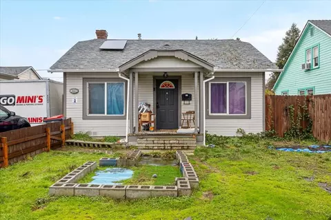 1033 W 11th St, Medford, OR 97501