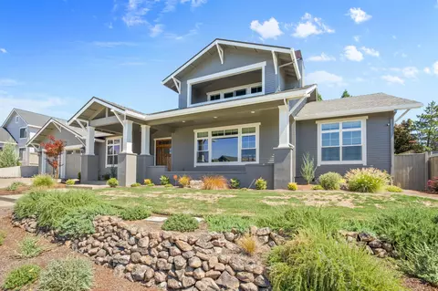 521 Waterstone Dr, Medford, OR 97504