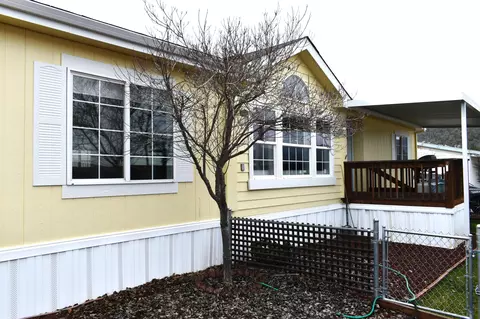 8401 Old Stage Rd #33, Central Point, OR 97502