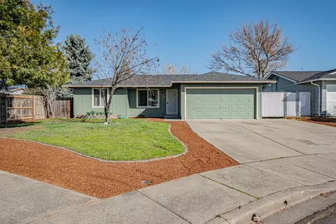 2739 Jim Cir, White City, OR 97503