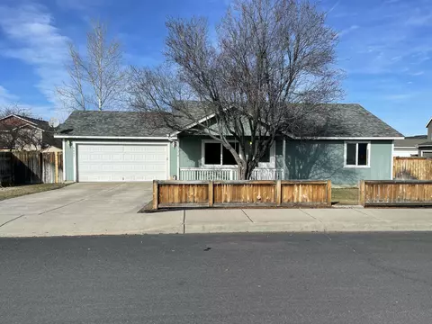 2807 SW Lava Ave, Redmond, OR 97756
