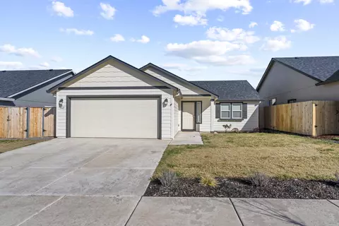3621 Carlin Dr, Medford, OR 97504