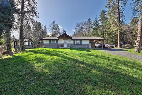 4780 Redwood Ave, Grants Pass, OR 97527