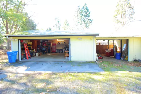 726 Summit Loop, Grants Pass, OR 97527 photo 29