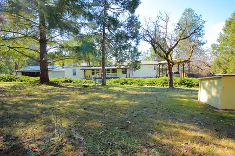 726 Summit Loop, Grants Pass, OR 97527 photo 4