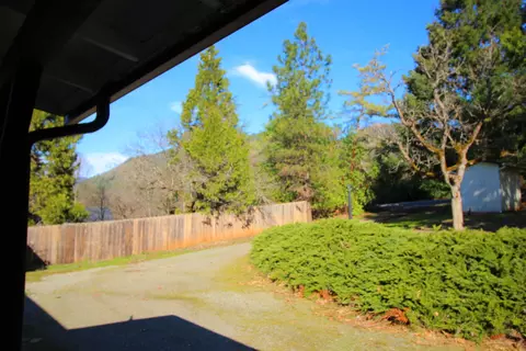 726 Summit Loop, Grants Pass, OR 97527 photo 6