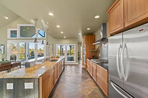 64891 Collins Rd, Bend, OR 97701 photo 10