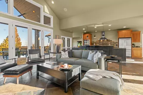 64891 Collins Rd, Bend, OR 97701 photo 7