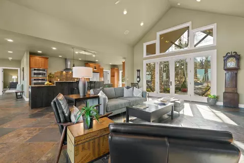 64891 Collins Rd, Bend, OR 97701 photo 8