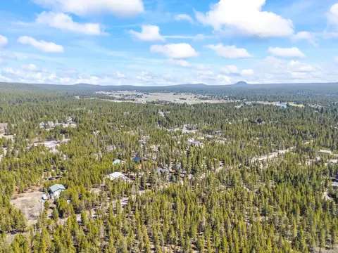 View/Area - 17138 Downey Rd, Bend, OR 97707 photo 3 of 13