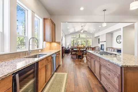 Kitchen - 17138 Downey Rd, Bend, OR 97707 photo 4 of 4