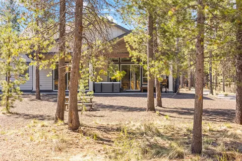 Exterior - 17138 Downey Rd, Bend, OR 97707 photo 5 of 8