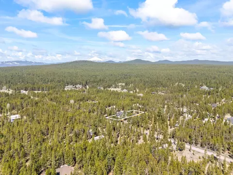 View/Area - 17138 Downey Rd, Bend, OR 97707 photo 11 of 13
