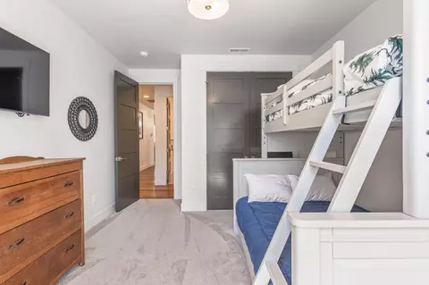 Bedroom - 17138 Downey Rd, Bend, OR 97707 photo 6 of 9