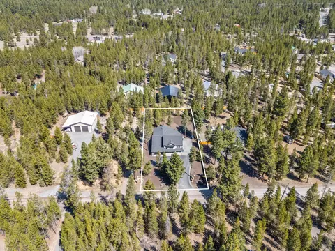 View/Area - 17138 Downey Rd, Bend, OR 97707 photo 2 of 13