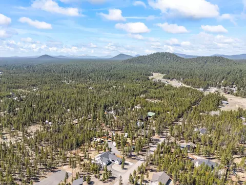 View/Area - 17138 Downey Rd, Bend, OR 97707 photo 9 of 13