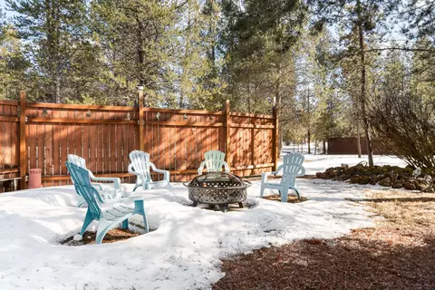 52837 Bridge Dr, La Pine, OR 97739 photo 2