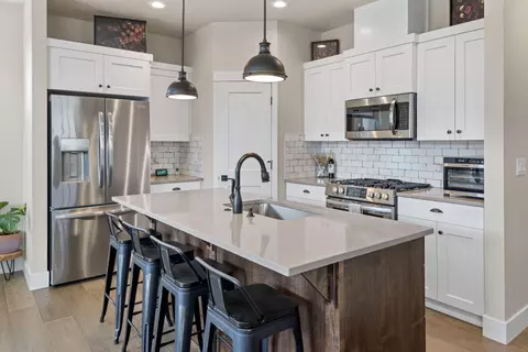 3974 SW Coyote Ave, Redmond, OR 97756
