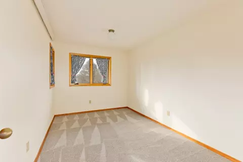 Bedroom - 64975 Allen Rd, Bend, OR 97703 photo 8 of 8