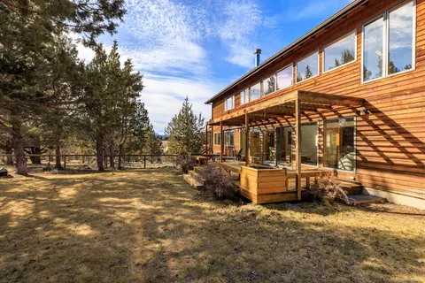 Exterior - 64975 Allen Rd, Bend, OR 97703 photo 5 of 11