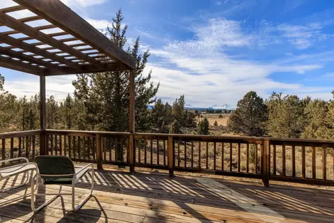Exterior - 64975 Allen Rd, Bend, OR 97703 photo 9 of 11