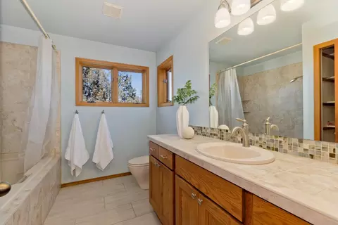 Bath - 64975 Allen Rd, Bend, OR 97703 photo 3 of 5