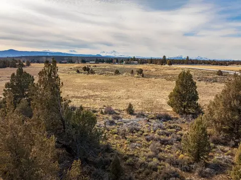 View/Area - 64975 Allen Rd, Bend, OR 97703 photo 5 of 13