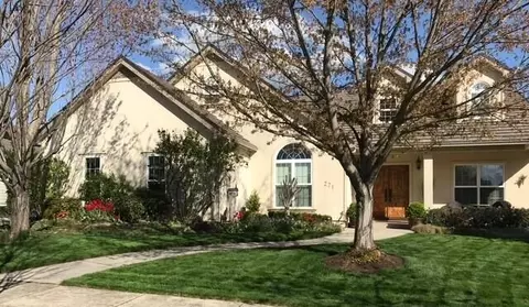 271 Island Pointe Dr, Medford, OR 97504
