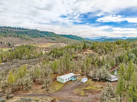 4534 Crowfoot Rd, Trail, OR 97541