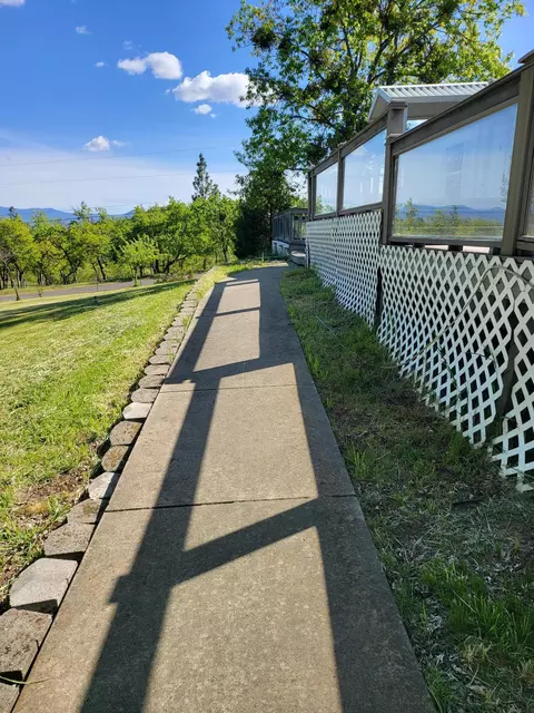 920 W Rolling Hills Dr, Eagle Point, OR 97524 photo 18