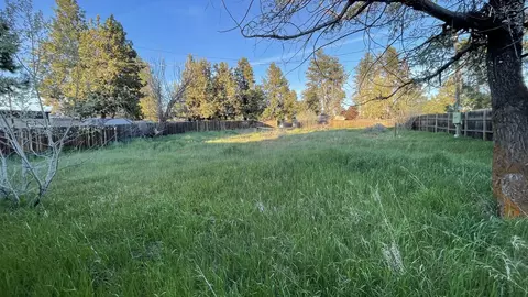61153 Hamilton Ln, Bend, OR 97702