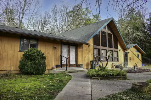 1921 Foots Creek Left Fork Rd, Gold Hill, OR 97525