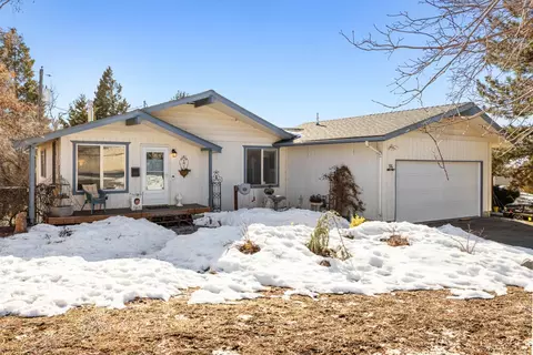 94 Dahlia St, Klamath Falls, OR 97601