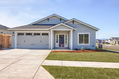 3245 Garner Way, Medford, OR 97504