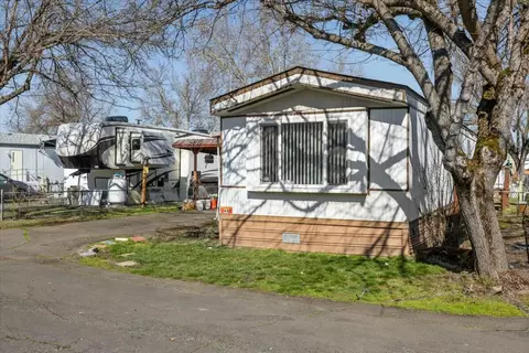 470 Old Hwy 62 #40, Eagle Point, OR 97524 photo 4