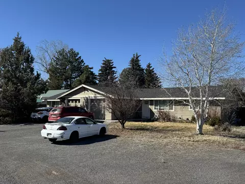 2907 SW Meadow Ln, Redmond, OR 97756