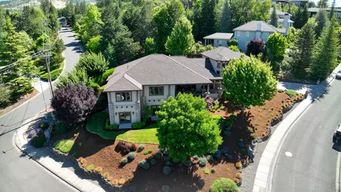 3913 Monte Vista Dr, Medford, OR 97504