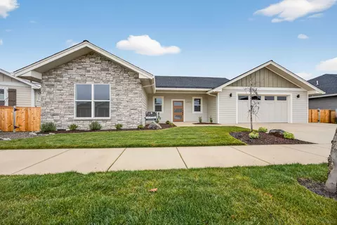 1317 River Run St, Central Point, OR 97502