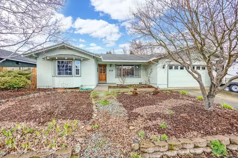 619 Palo Verde Way, Central Point, OR 97502