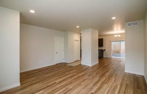 420 Oak St, Phoenix, OR 97535 photo 7