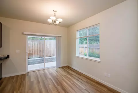 420 Oak St, Phoenix, OR 97535 photo 8