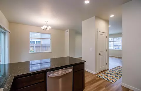 420 Oak St, Phoenix, OR 97535 photo 10