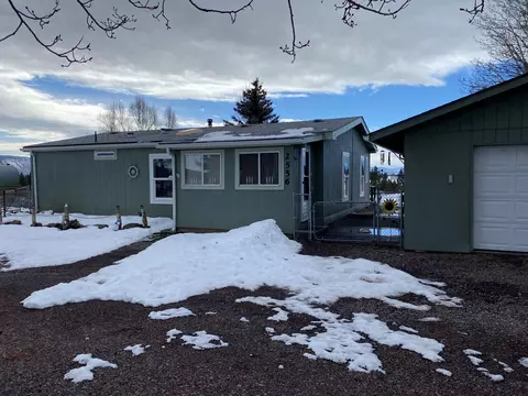 2556 Springwood Dr, Chiloquin, OR 97624 photo 2