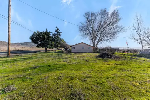 6475 Foothill Rd, Central Point, OR 97502 photo 7