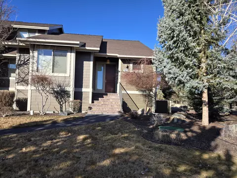 681 Sagebush Cir, Redmond, OR 97756