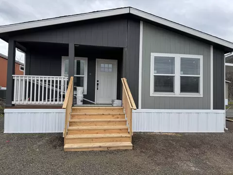1 Corral Ln # 39, Ashland, OR 97520